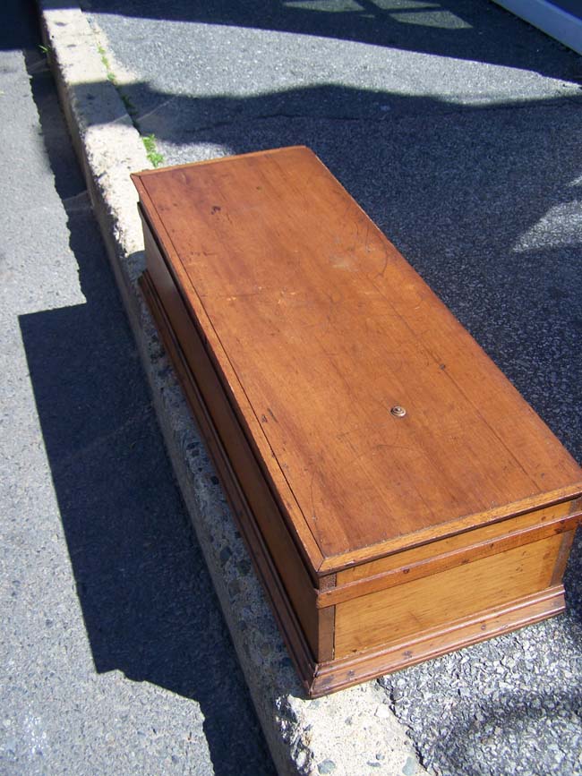 A late 19th century antique wooden storage box — image 2
